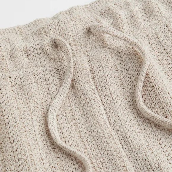 H&M Knit Shorts In A Soft Viscose Blend With Drawstring Elastic At Waist Size M - Picture 5 of 8